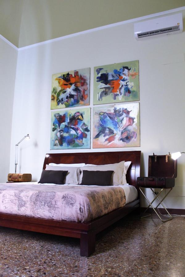 Standard King Room with Shared Bathroom,1033179440:JPEG
