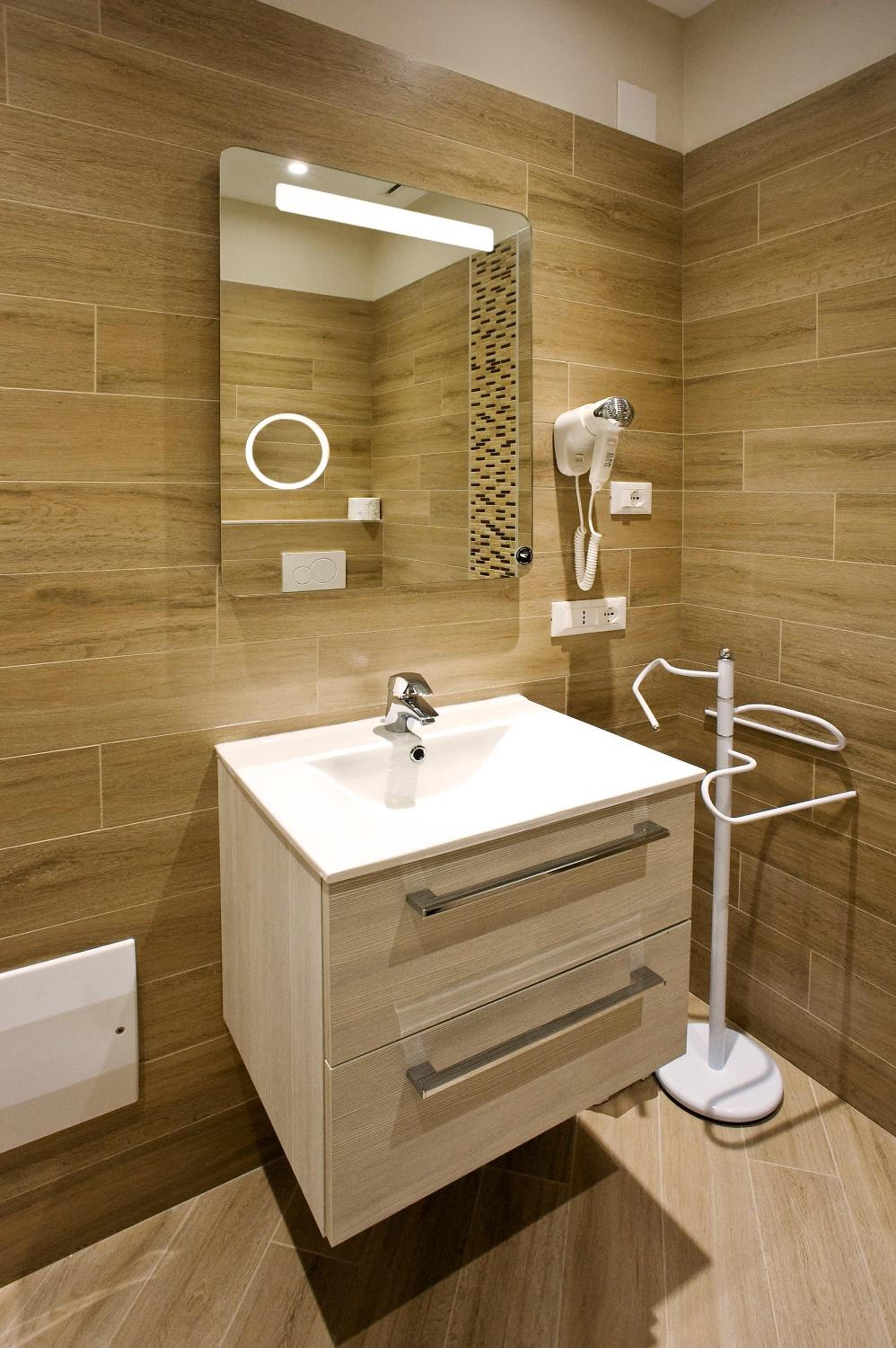 Double Room Private Bathroom