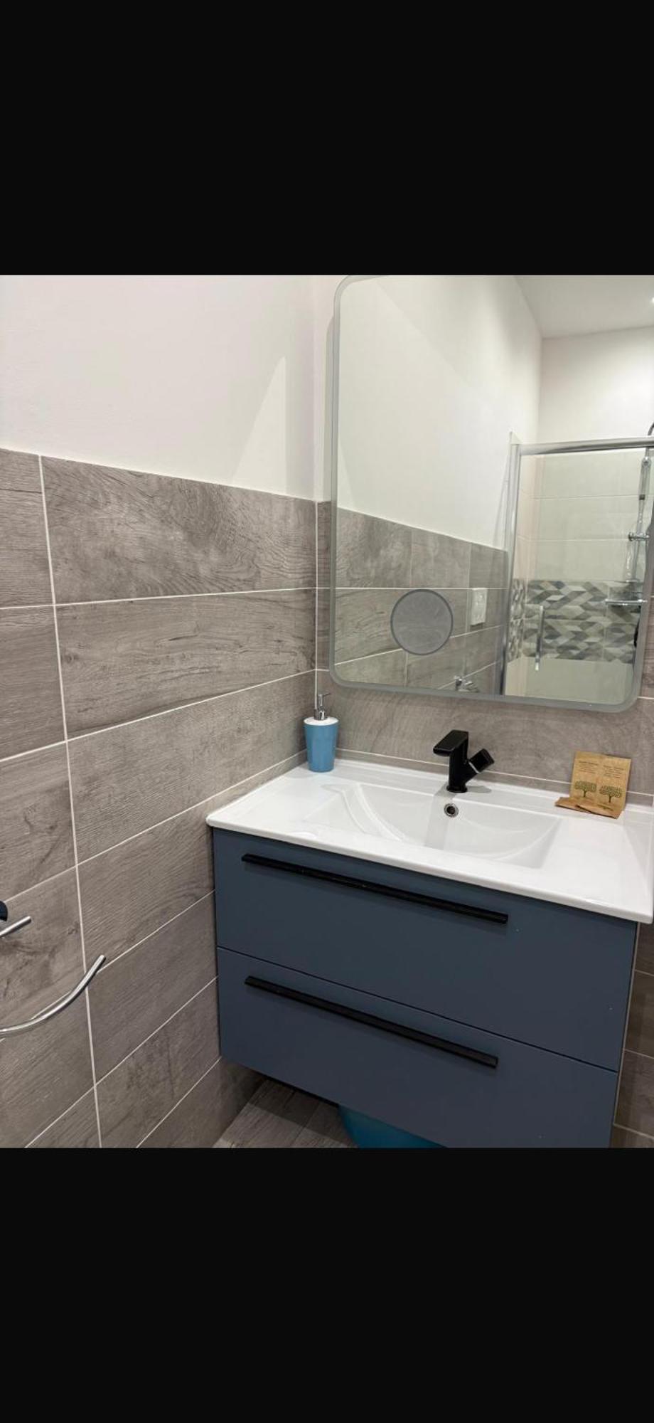 Double Room Private External Bathroom,1758926807:JPEG