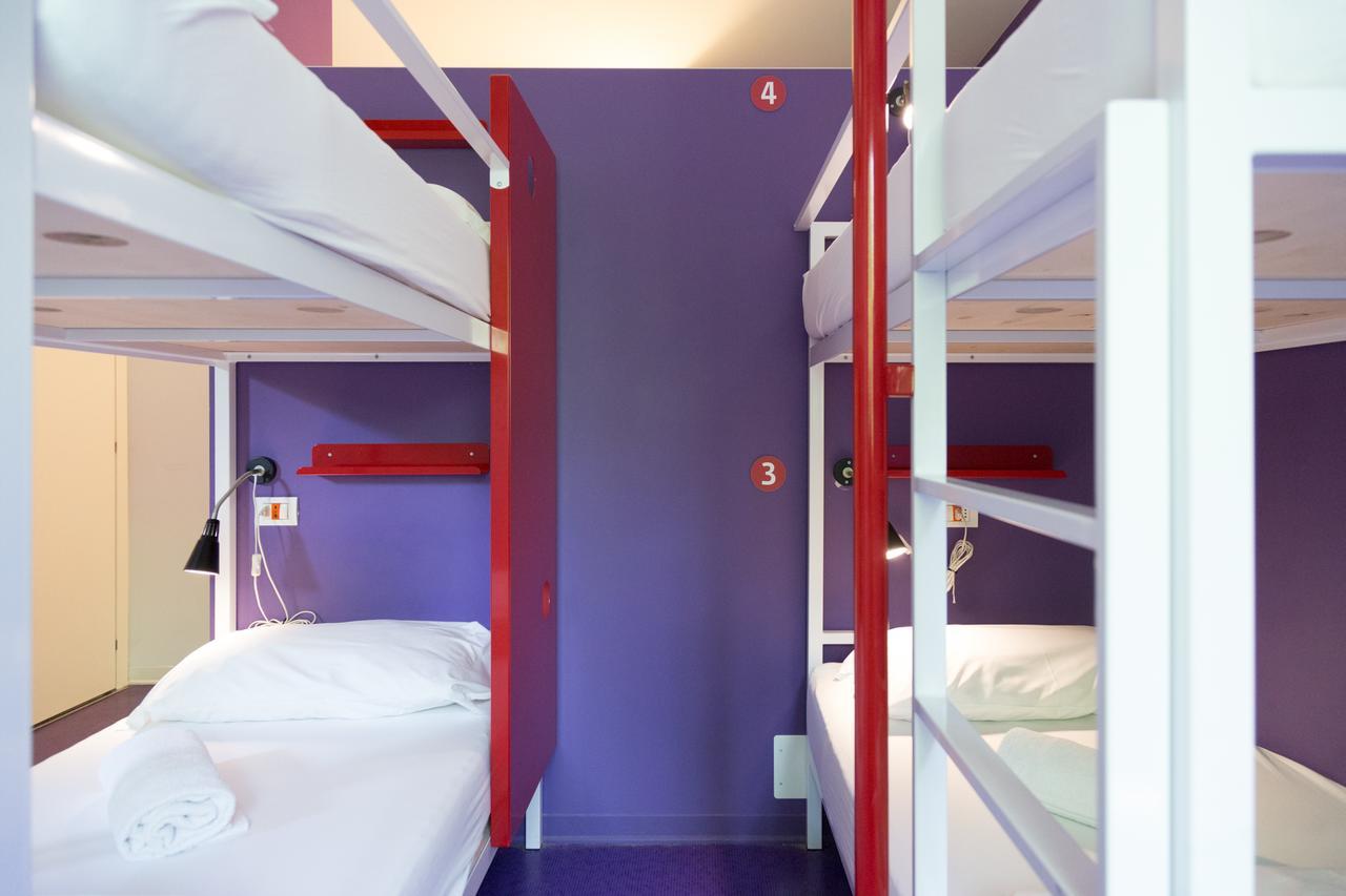 Posto Letto in Dormitorio Misto con 4 Letti