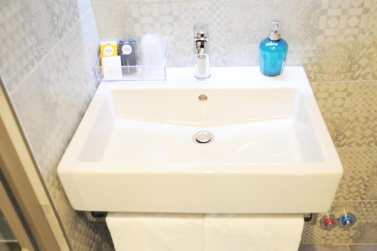 Single Room,1592047348:JPEG