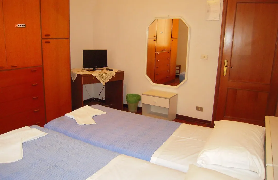 Riva Reno Guesthouse-1