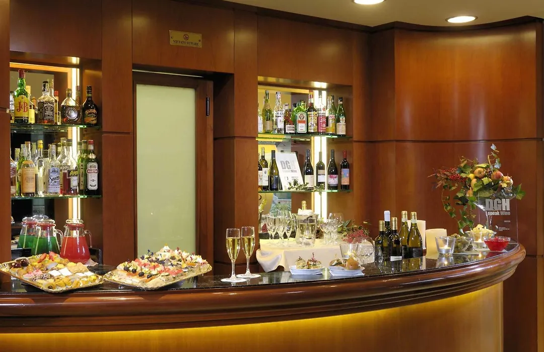 Phi Hotel Emilia-1