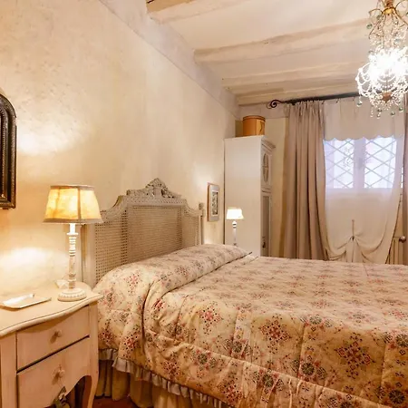 Gallery Guesthouse By Lesdomus-3