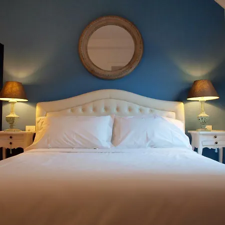 Cosmopolitan Central Rooms-2